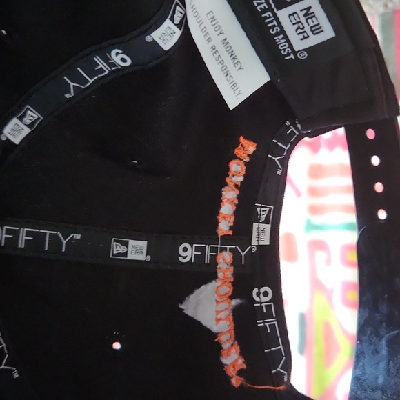 New Era Monkey shoulders Snapback - Picture 5 of 7